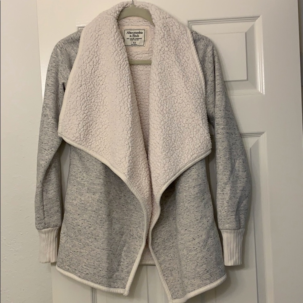 Soft A&F Sherpa cardigan